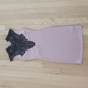 Elegant light purple and black Windsor short dress